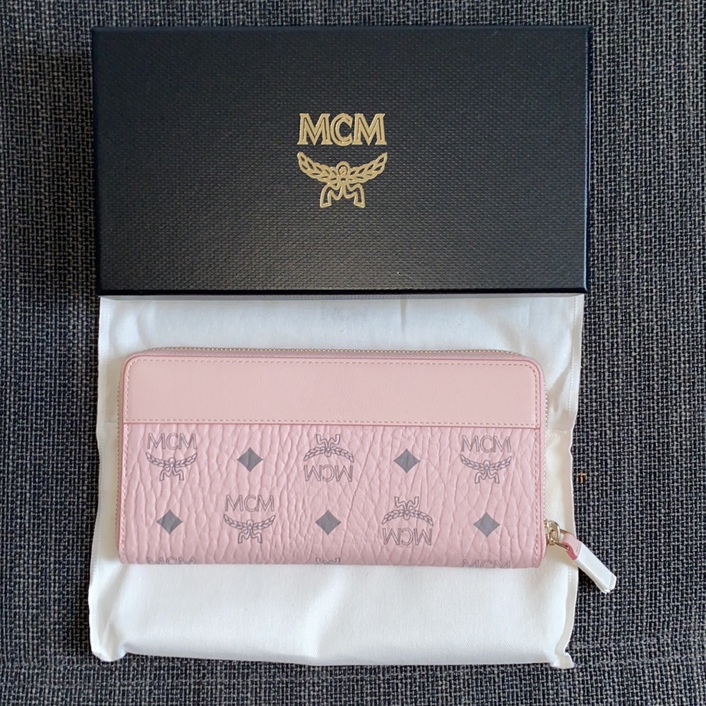 MCM NWT Powder Pink Aren Visetos Zip Around Leather Wallet 8” x 4”